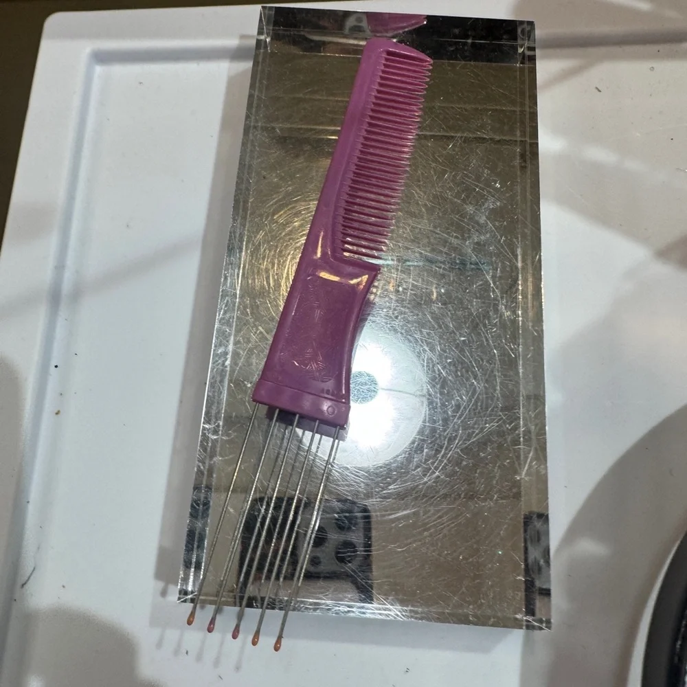 Pink Hair Teasing‎ Comb with Metal Pins